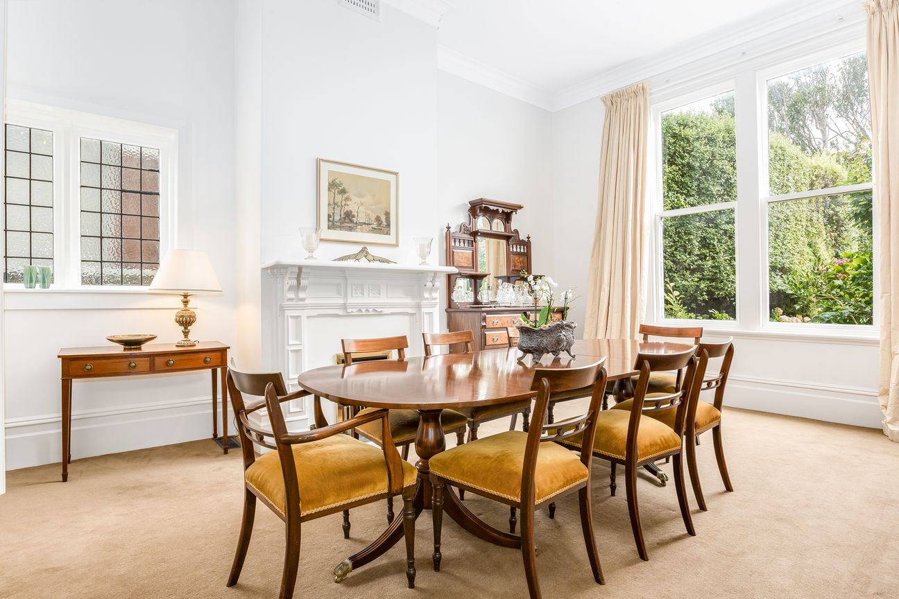 EXCEPTIONAL FAMILY HOME-LUXURY CITY-FRINGE LIVING - Vista 6