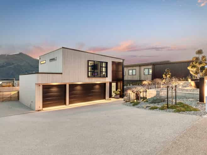 9 Mills Road, Wanaka