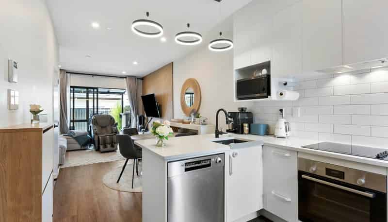 33 Kiato Lane, Flat Bush