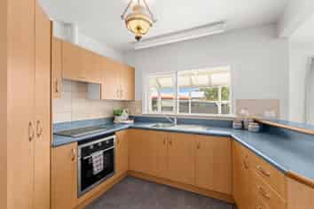 1/607 Worcester Street, Linwood