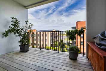 215/81 Mapou Road, Hobsonville