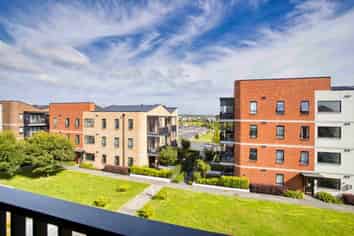 215/81 Mapou Road, Hobsonville