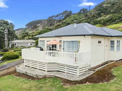 43 North Street, Mokau