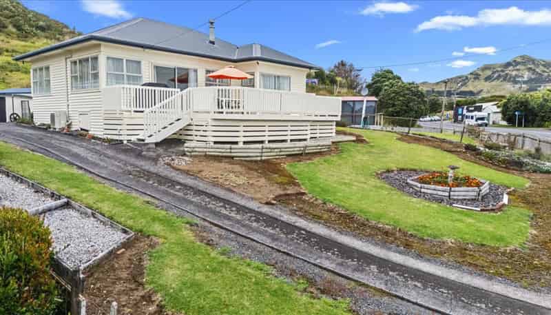 43 North Street, Mokau