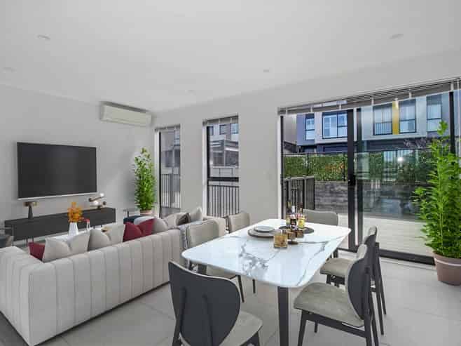 165 Barbarich Drive, Stonefields