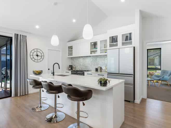 61 Queen Charlotte Drive, Aotea