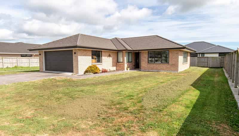 16 Costello Drive, Ngatea