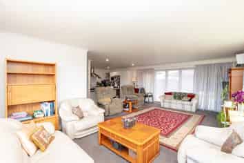 16 Costello Drive, Ngatea