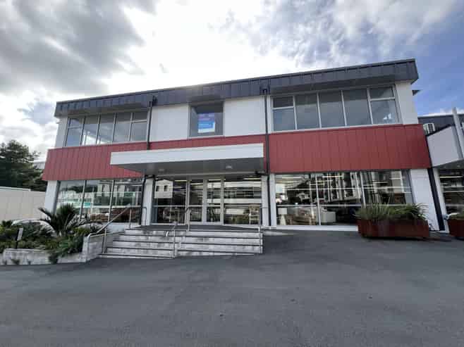 Stacks is looking for a neighbour!