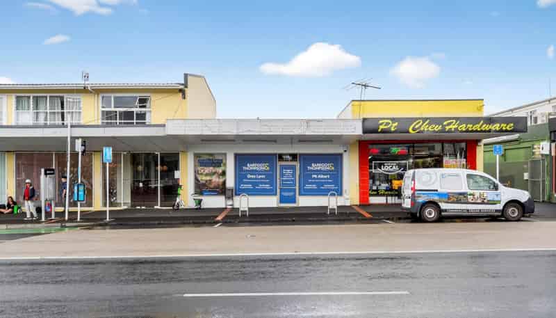 1186 Great North Road, Point Chevalier