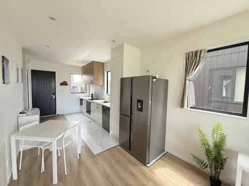 12/17 Barneys Farm Road, Clendon Park