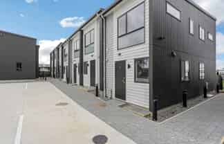 12/17 Barneys Farm Road, Clendon Park