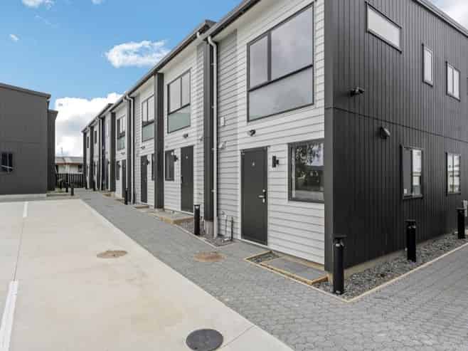 12/17 Barneys Farm Road, Clendon Park