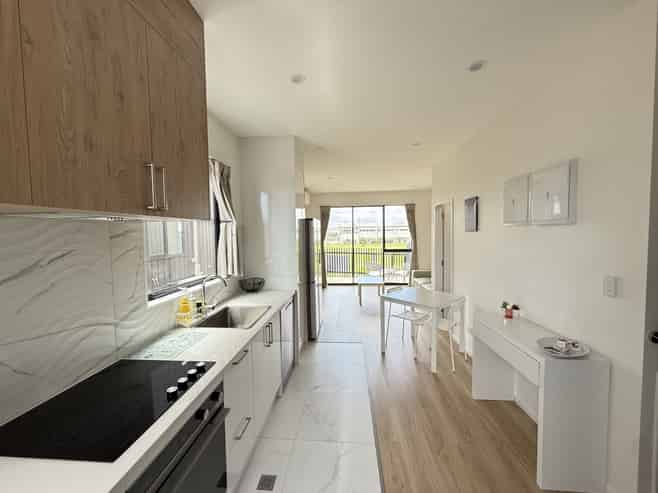 12/17 Barneys Farm Road, Clendon Park