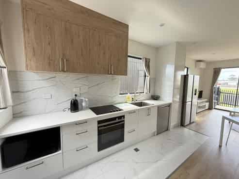 12/17 Barneys Farm Road, Clendon Park