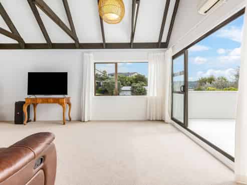 18 Langwell Place, Papakowhai