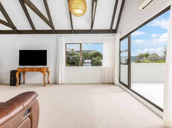 18 Langwell Place, Papakowhai