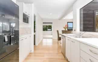 18 Langwell Place, Papakowhai