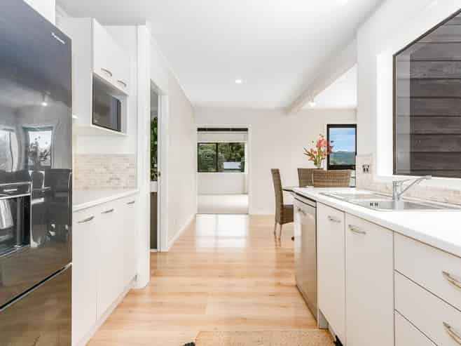 18 Langwell Place, Papakowhai