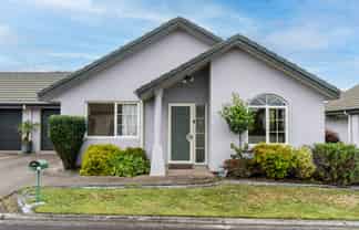 27/16 Rototuna Road, Flagstaff