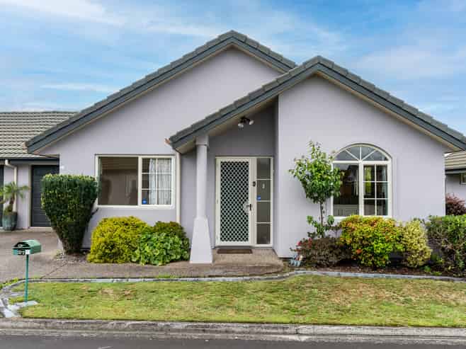 27/16 Rototuna Road, Flagstaff