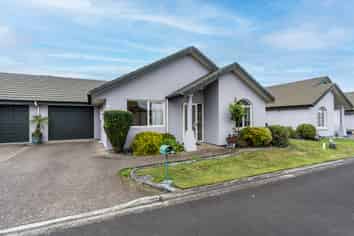 27/16 Rototuna Road, Flagstaff