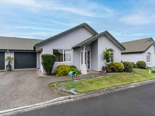 27/16 Rototuna Road, Flagstaff