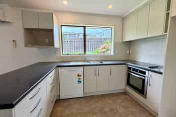 28A Birman Close, Half Moon Bay