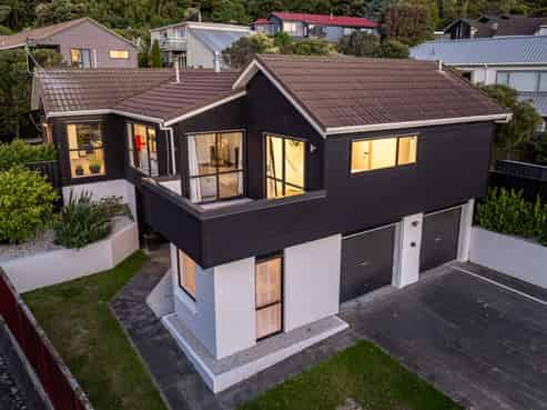 13 Kinnel Grove, Papakowhai