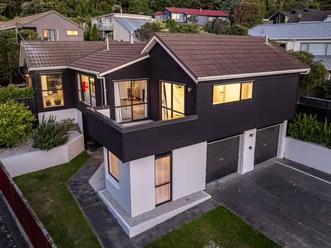 13 Kinnel Grove, Papakowhai