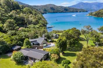  Lochmara Bay, Lochmara Bay