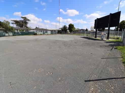 Prime yard on Lincoln Road