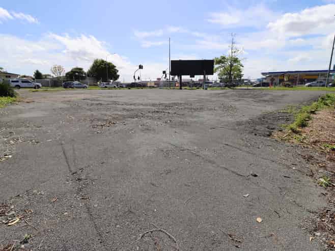 Prime yard on Lincoln Road