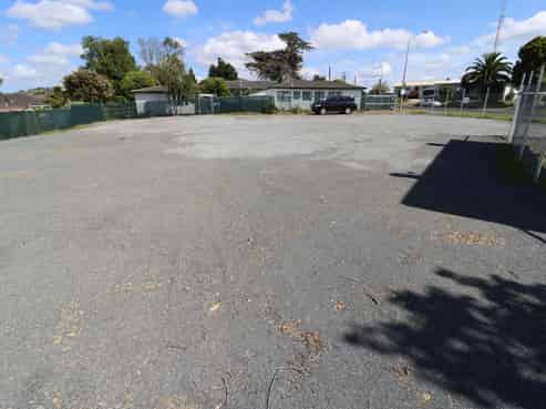 Prime yard on Lincoln Road