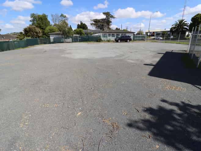 Prime yard on Lincoln Road