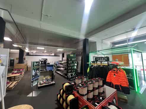 Large format Taranaki Street retail