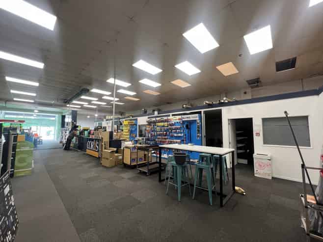 Large format Taranaki Street retail