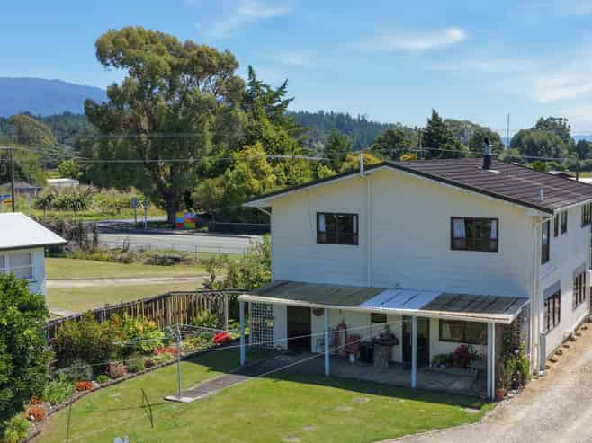 616 Abel Tasman Drive, Clifton