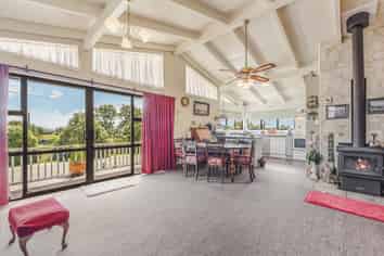 616 Abel Tasman Drive, Clifton