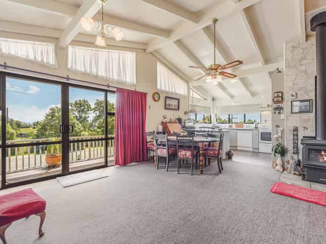 616 Abel Tasman Drive, Clifton