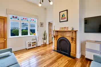 18 Beach Street, Petone