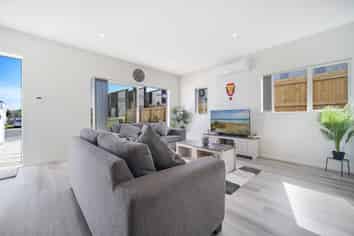 14A Putiputi Way, Papakura