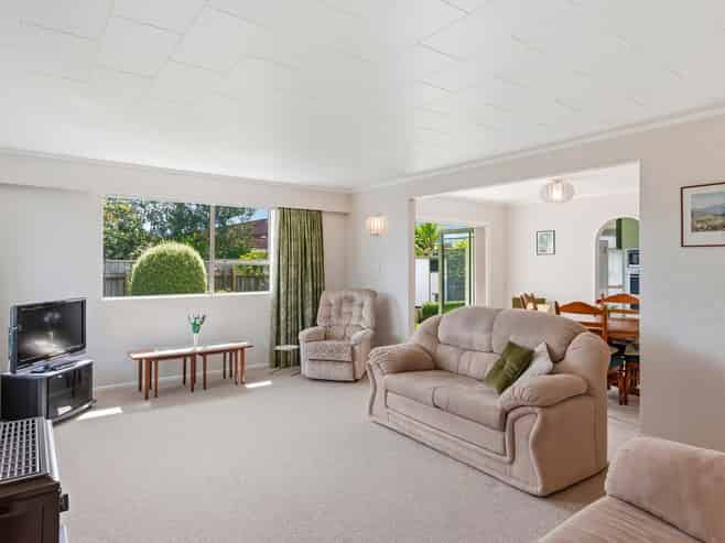 48B Rewarewa Crescent, Waikanae