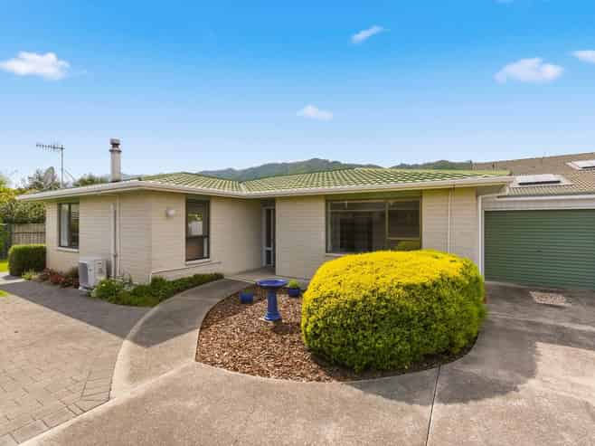 48B Rewarewa Crescent, Waikanae