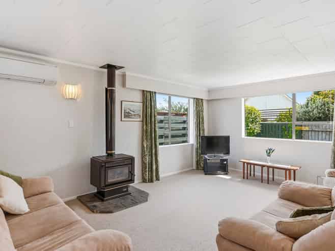 48B Rewarewa Crescent, Waikanae