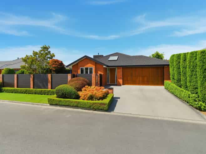 18 Brookfield Drive, Northwood