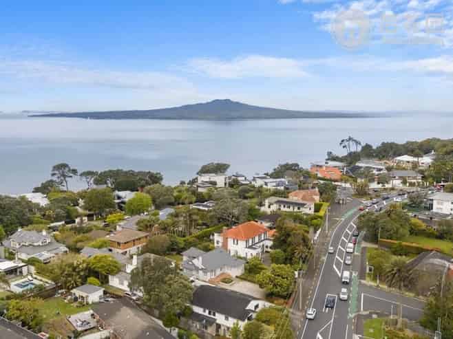 232 Lake Road, Hauraki