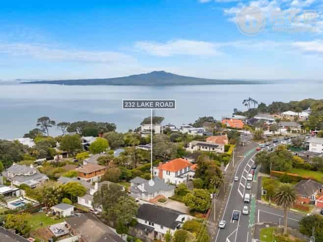 232 Lake Road, Hauraki