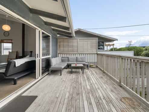 10 Pukehina Parade, Pukehina