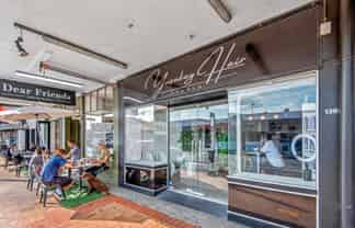 Milford Retail / Salon